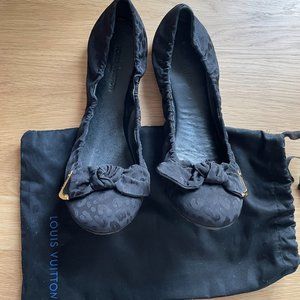 Louis Vuitton Leather Ballerinas Size 9 (fits like a 8.5)